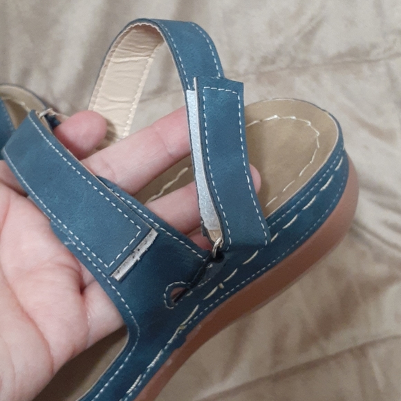 Comfortable sandals size 8 - Picture 3 of 11